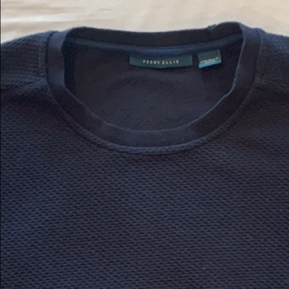 Perry Ellis textured sweater for men.